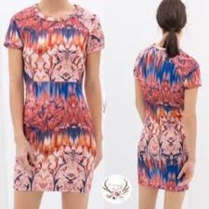 Zara Design  Fitted Scuba Cap Sleeve Dress Abstract Peach Multi Size Medium